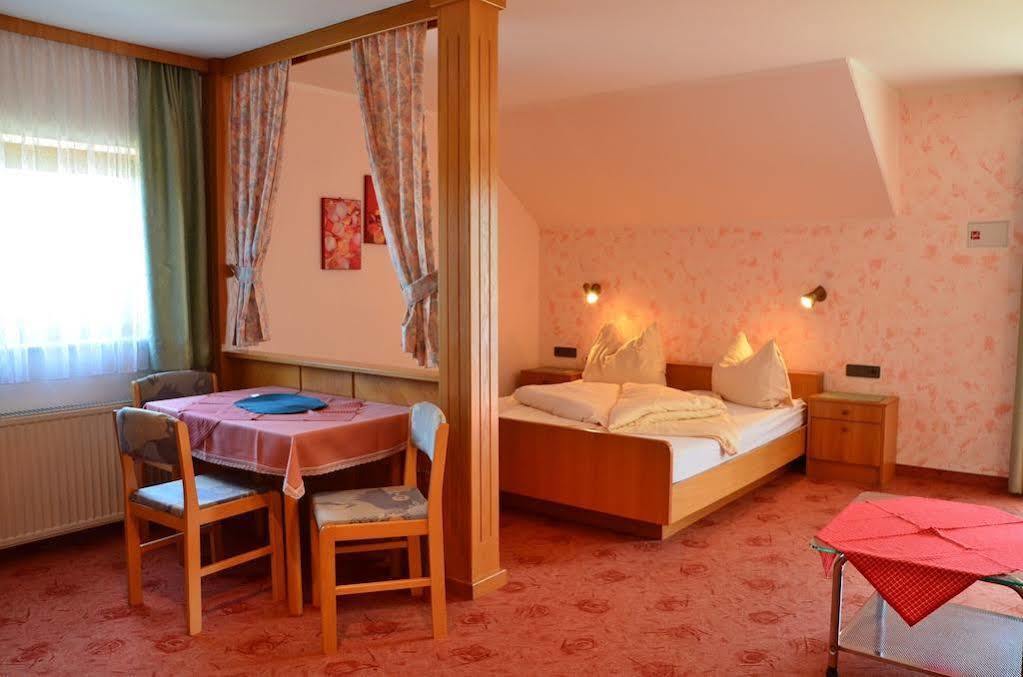 Gaestehaus Goetz Drobollach am Faakersee Luaran gambar