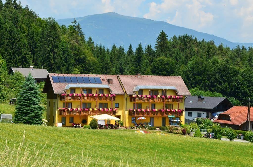 Gaestehaus Goetz Drobollach am Faakersee Luaran gambar